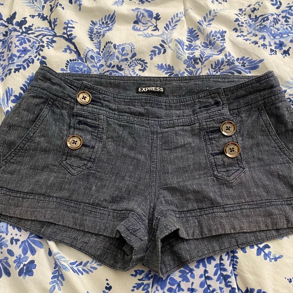 EXPRESS Low Rise Shorts - Picture 1 of 4